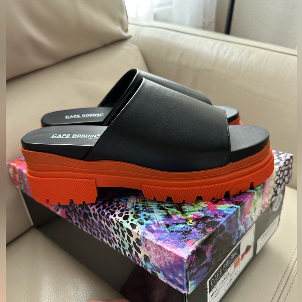 Cape Robbin Mamo Chunky Platform Slides | Orange & Black | Size 11 | NWT